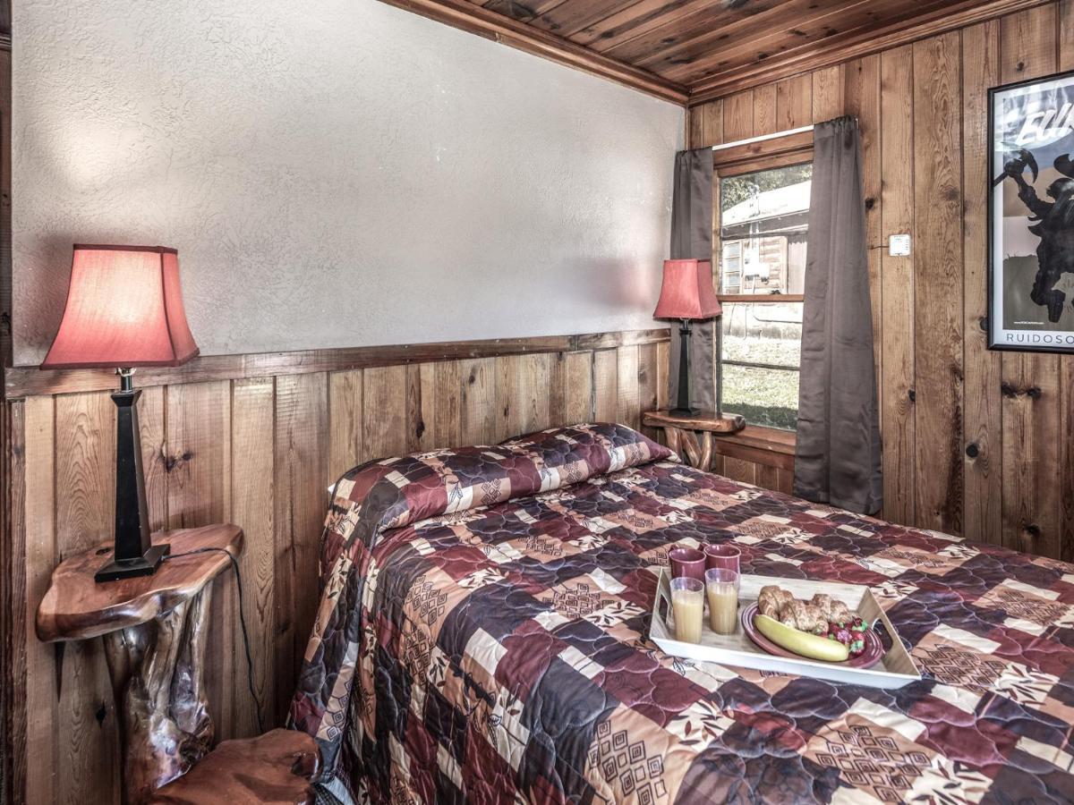 Country Cabin, 2 Bedrooms, Fireplace, Midtown, Sleeps 6 Руидозо Экстерьер фото